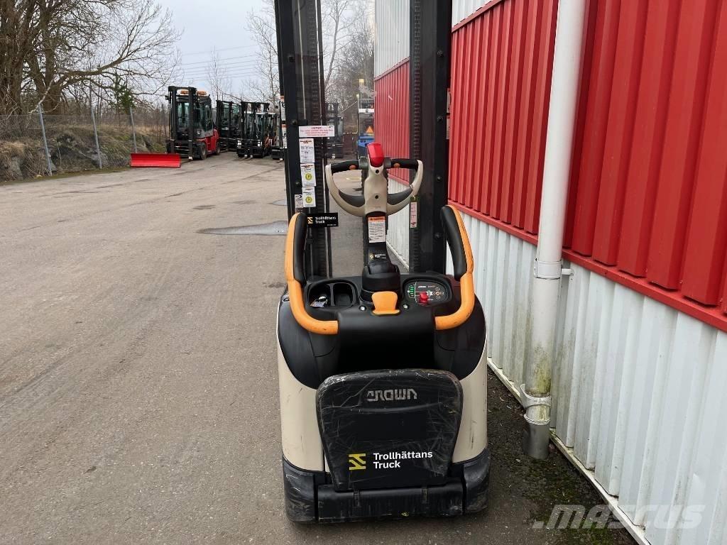 Crown ET 4000-1.2 Ručni električni viljuškar