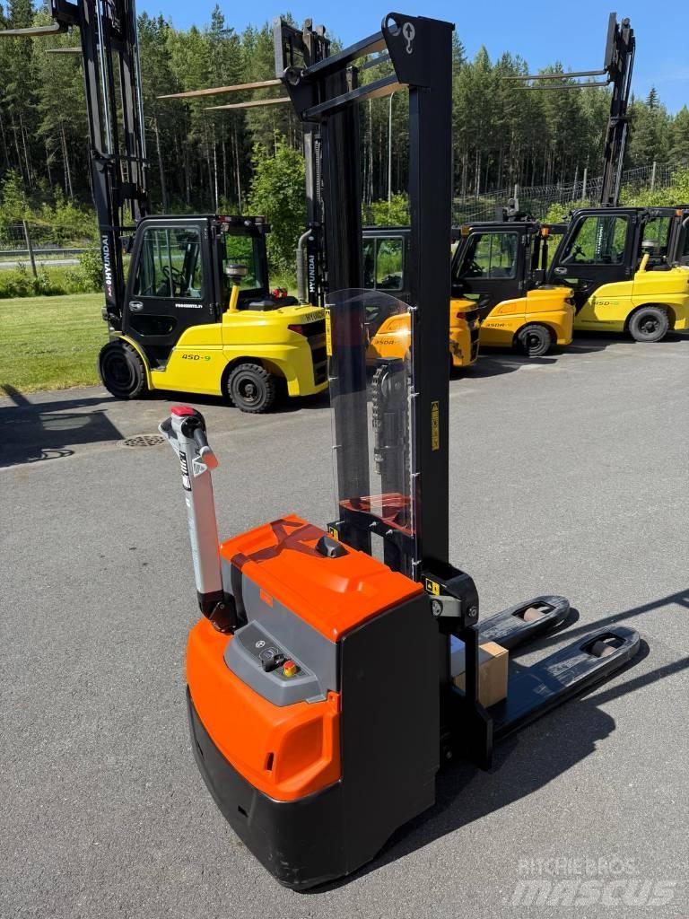 Rocla SWS12L Ručni električni viljuškar