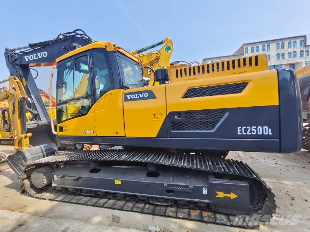 Volvo EC 250 D L Bageri guseničari