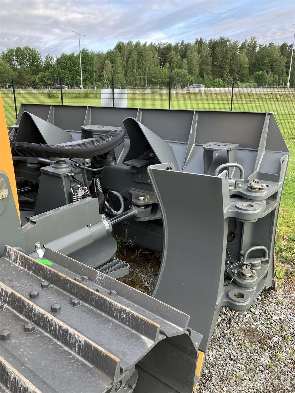Liebherr PR 726 Buldožeri guseničari