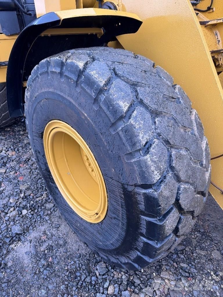 CAT 930 M Utovarivači na točkove