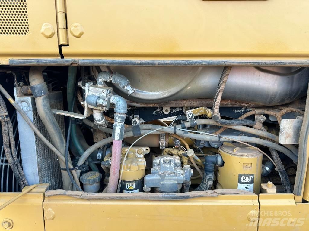 CAT D 6 N XL Buldožeri guseničari