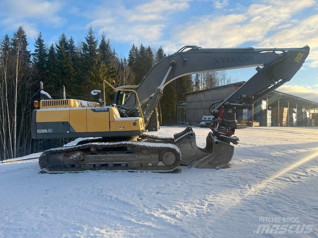 Volvo EC 250 D L Bageri guseničari