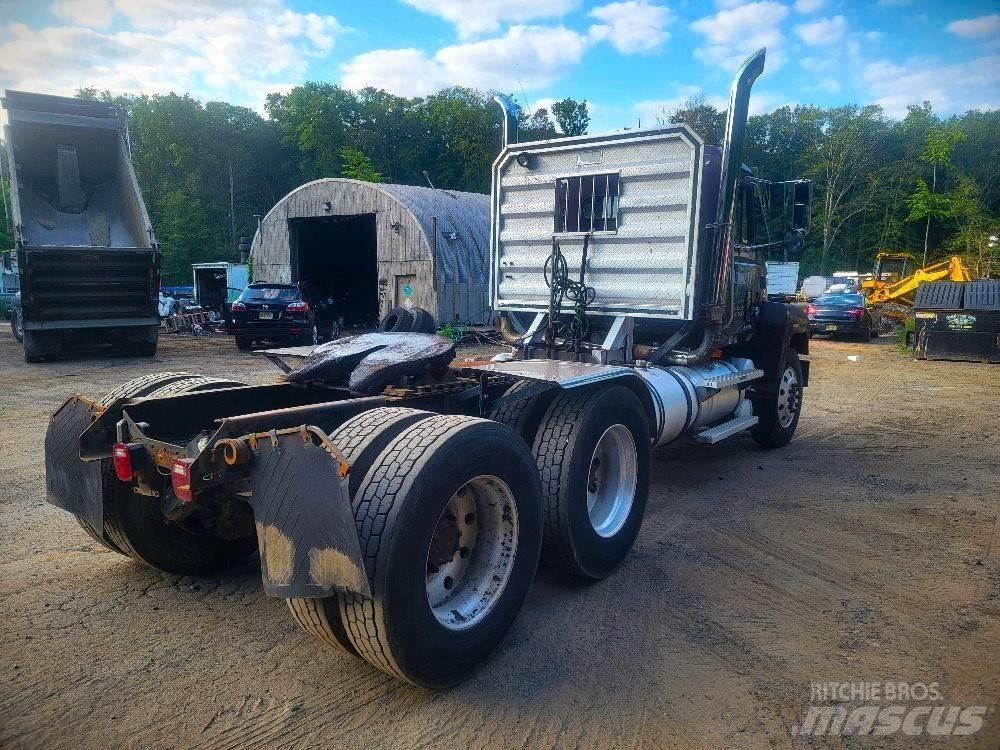 Mack CH 613 Tegljači
