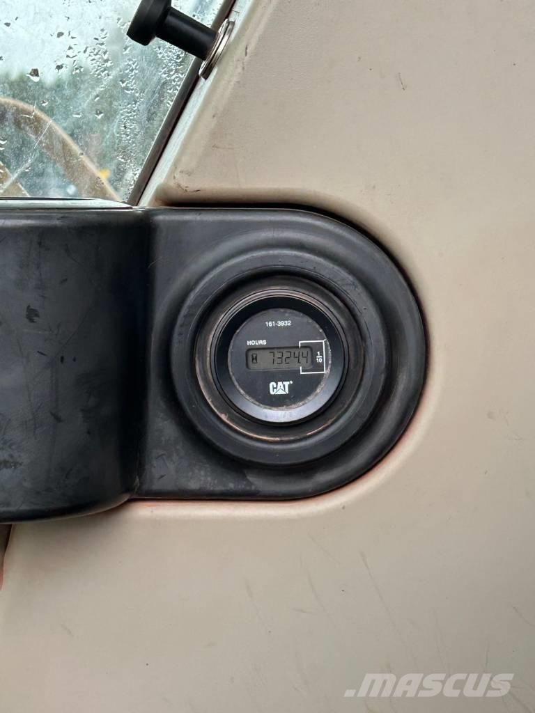 CAT 325 C LN Bageri guseničari