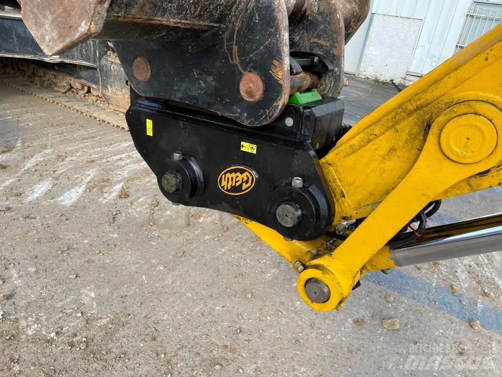 Komatsu PC240LC-11E0 Bageri guseničari