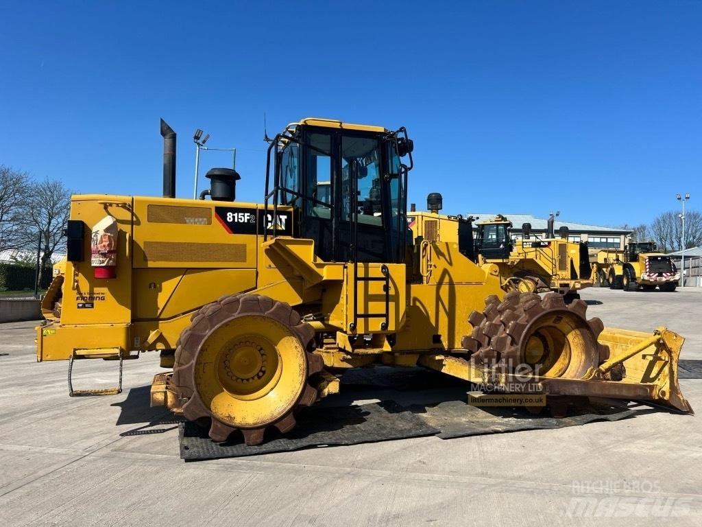 CAT 815 F 2 Nabijači zemlje