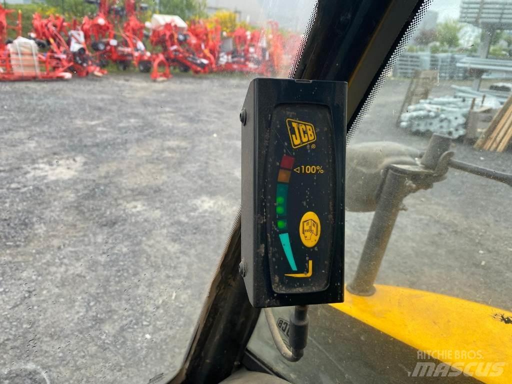 JCB 516 40 COMPACT Poljoprivredni teleskopski utovarivači