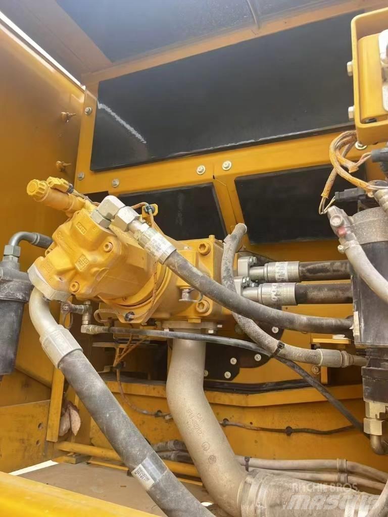 CAT 336GC Bageri guseničari