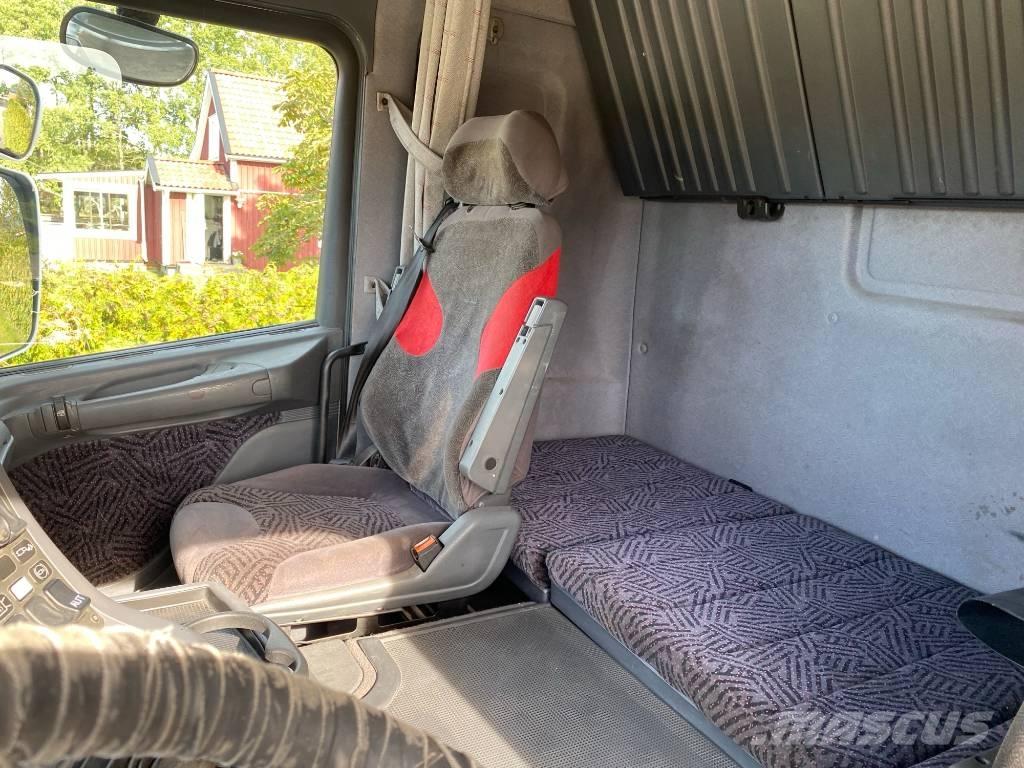 Scania R 144 Rol kiper kamioni sa kukom za podizanje tereta