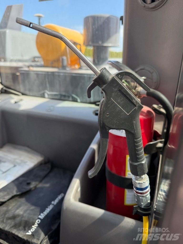 Volvo EC 220 EL Bageri guseničari