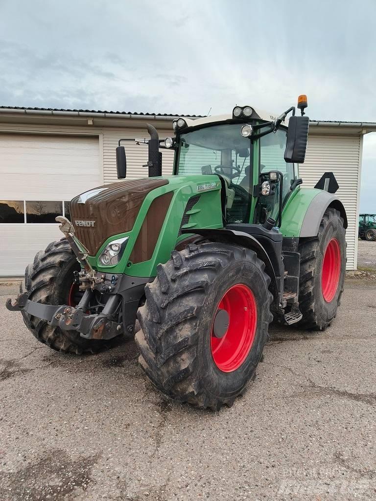 Fendt 828 Vario Traktori