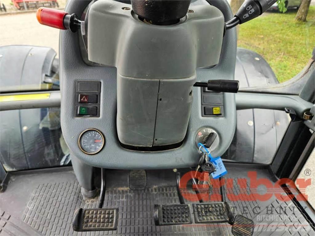 Valtra T 140 Traktori
