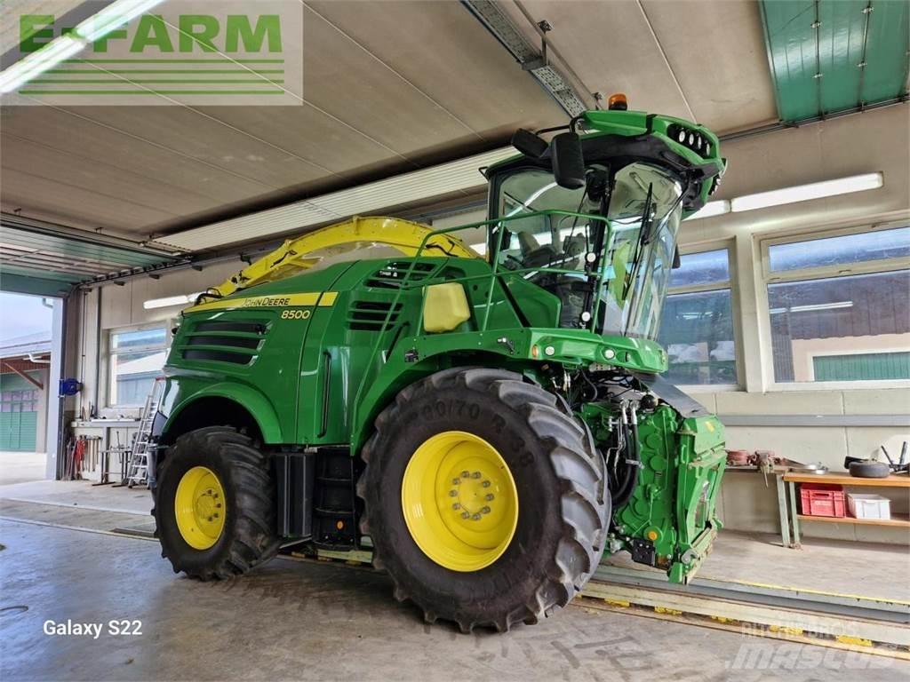 John Deere 8500 Mašine za stočnu hranu sa sopstvenim pogonom