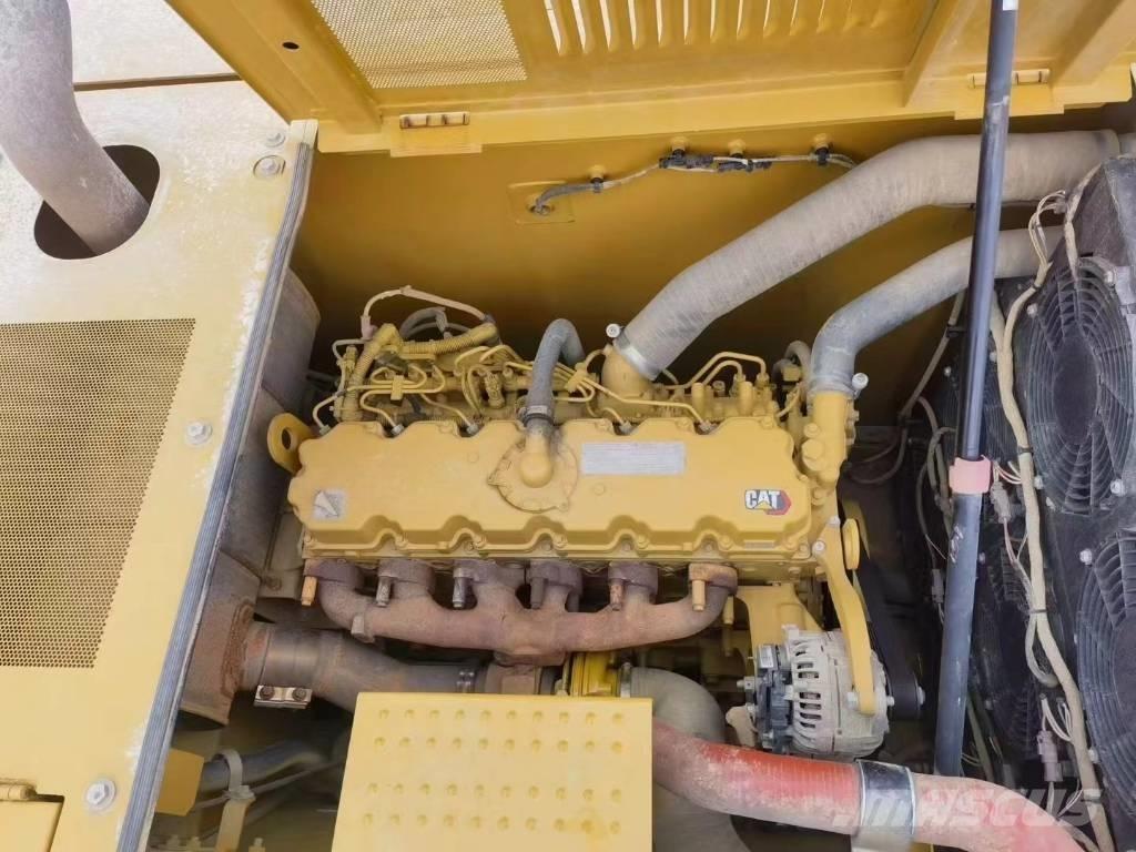 CAT 330GC Bageri guseničari