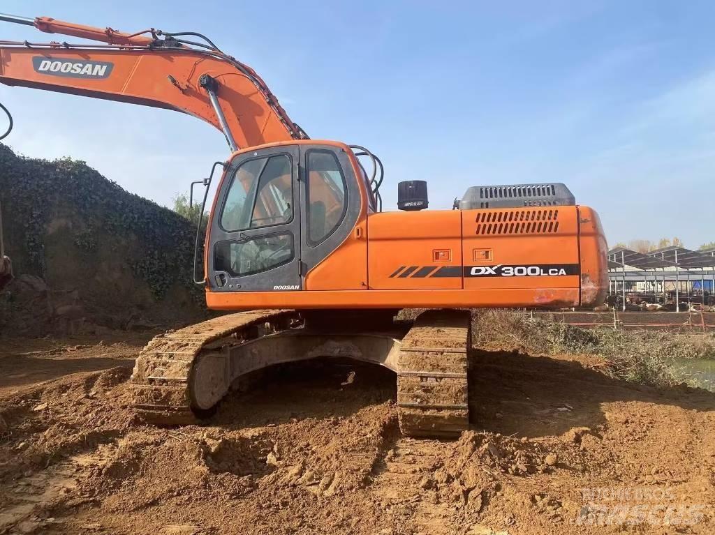 Doosan DX 300 LC Bageri guseničari