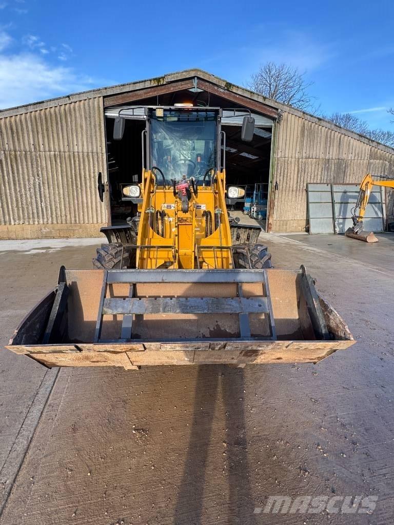 HZM 825 Utovarivači na točkove