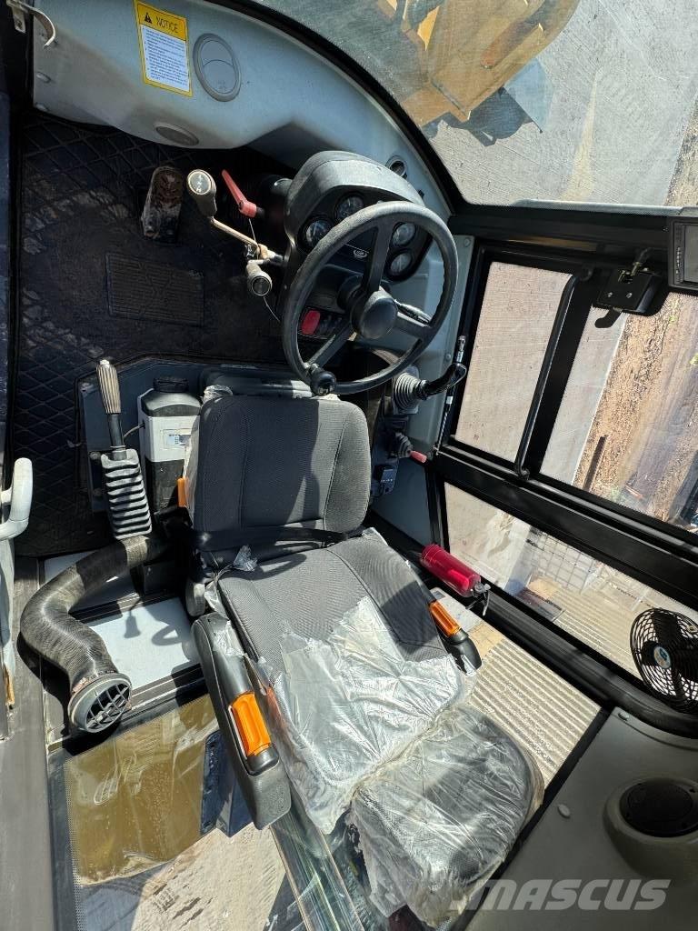 HZM 825 Utovarivači na točkove