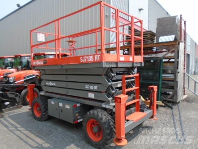 SkyJack SJ 7135 RT Makazaste platforme
