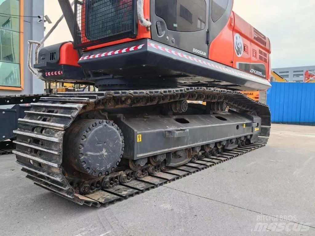 Doosan DX225LC-9C Bageri guseničari