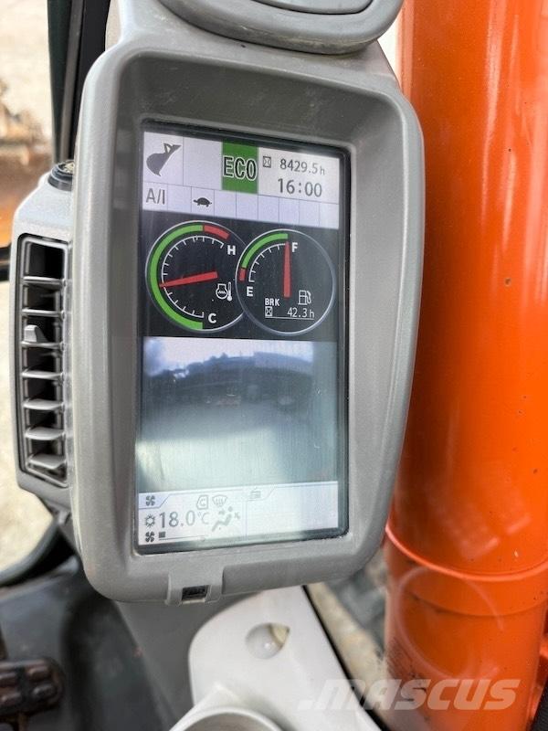 Hitachi ZX 135 US-5B Bageri guseničari