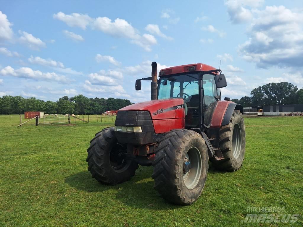 CASE MX135 Traktori