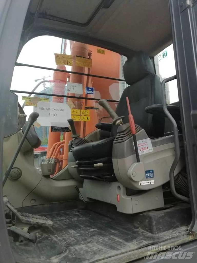 Hitachi zx200 Bageri guseničari