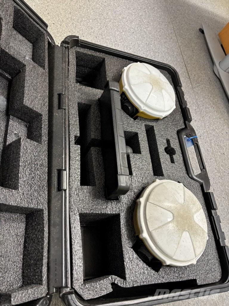 CAT M 318 Bageri točkaši