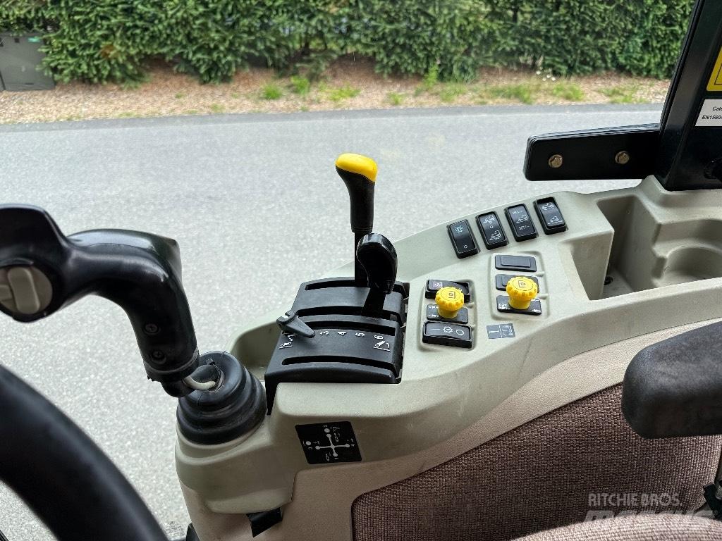 John Deere 3720 Manji traktori