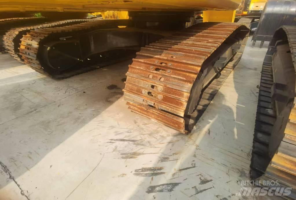 Komatsu PC 220 Bageri guseničari