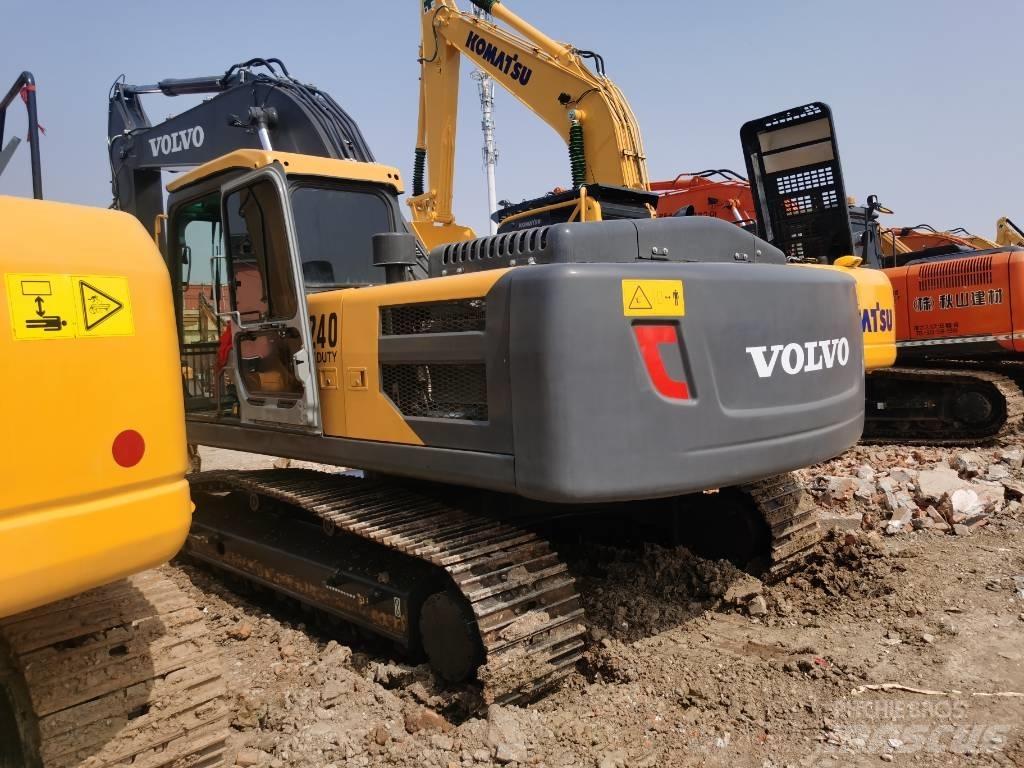 Volvo EC 240 Bageri guseničari