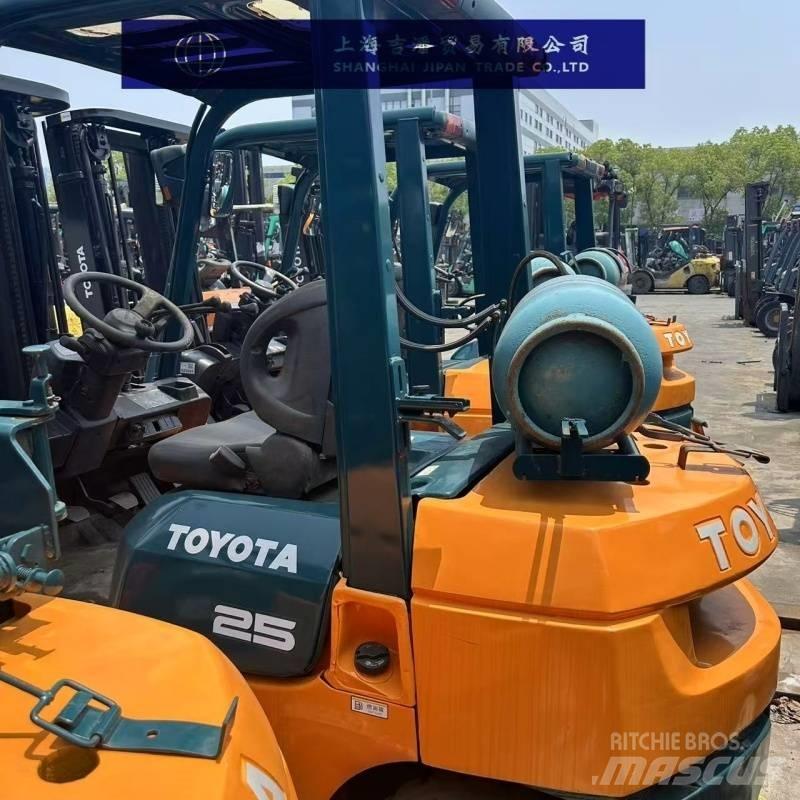 Toyota 25 Dizelski viljuškari
