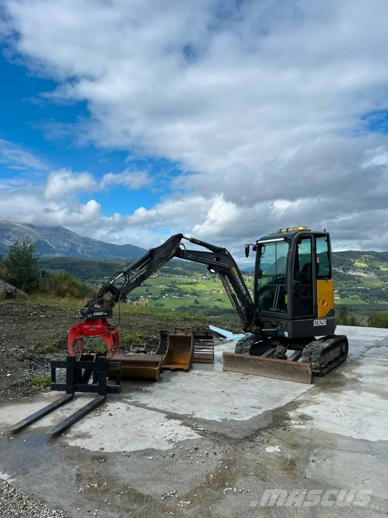 Volvo ECR25D Mini bageri < 7t