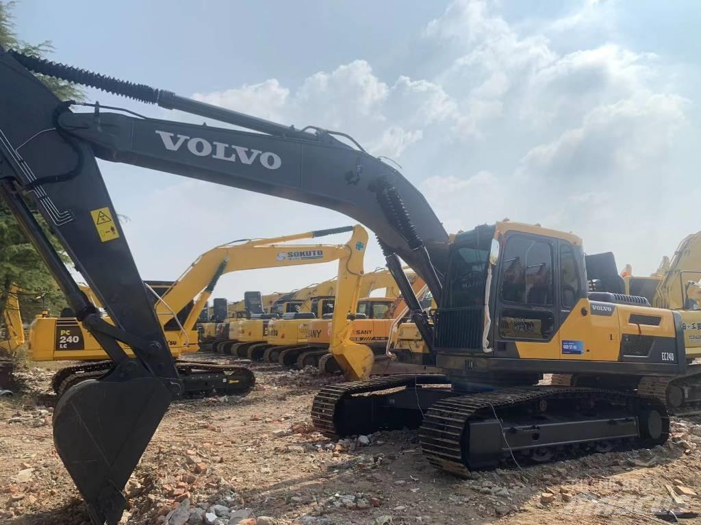 Volvo EC 240 Bageri guseničari