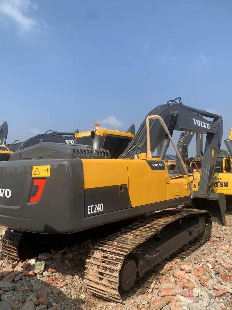 Volvo EC 240 Bageri guseničari