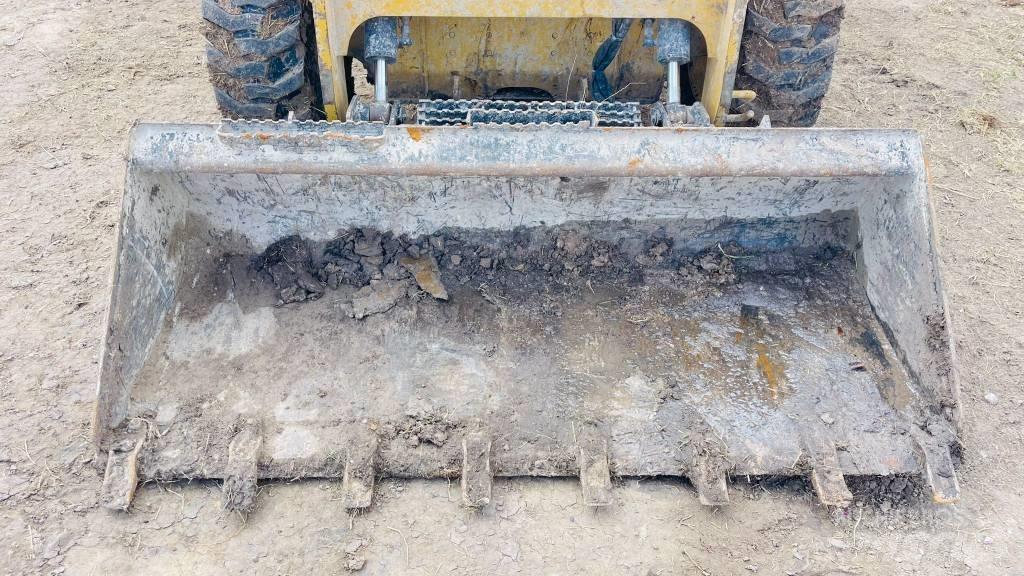 CAT 262D3 Skid steer mini utovarivači