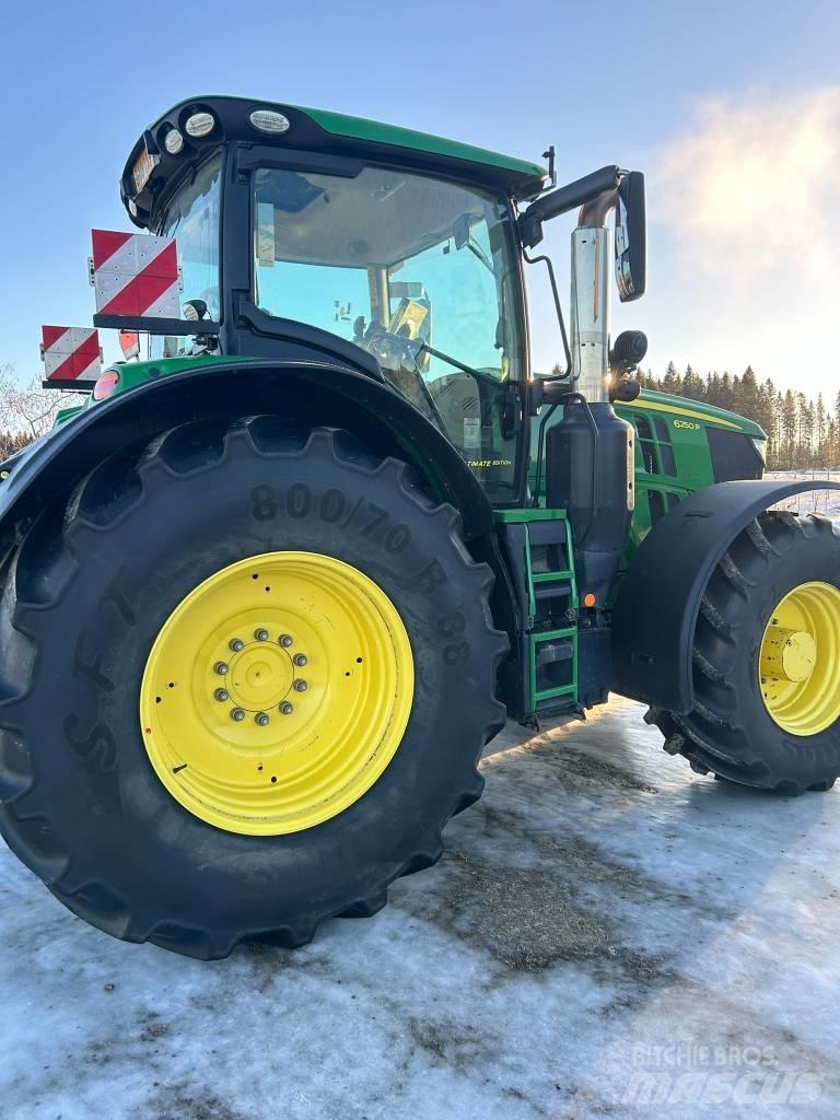 John Deere 6250 R Traktori