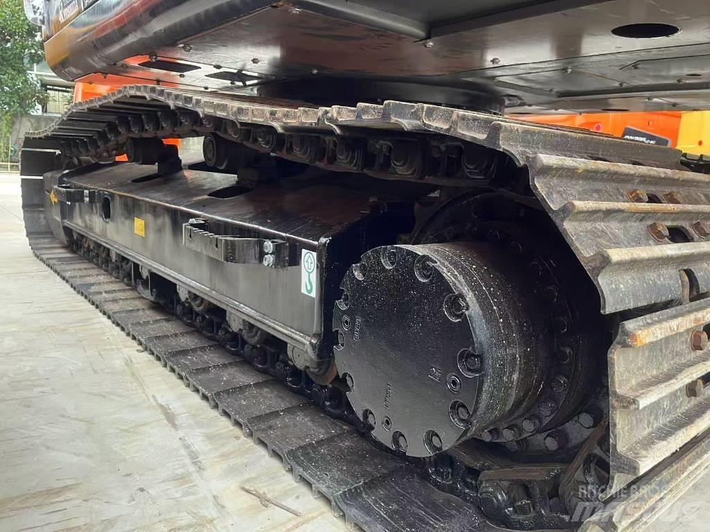 Hitachi zx200 Bageri guseničari