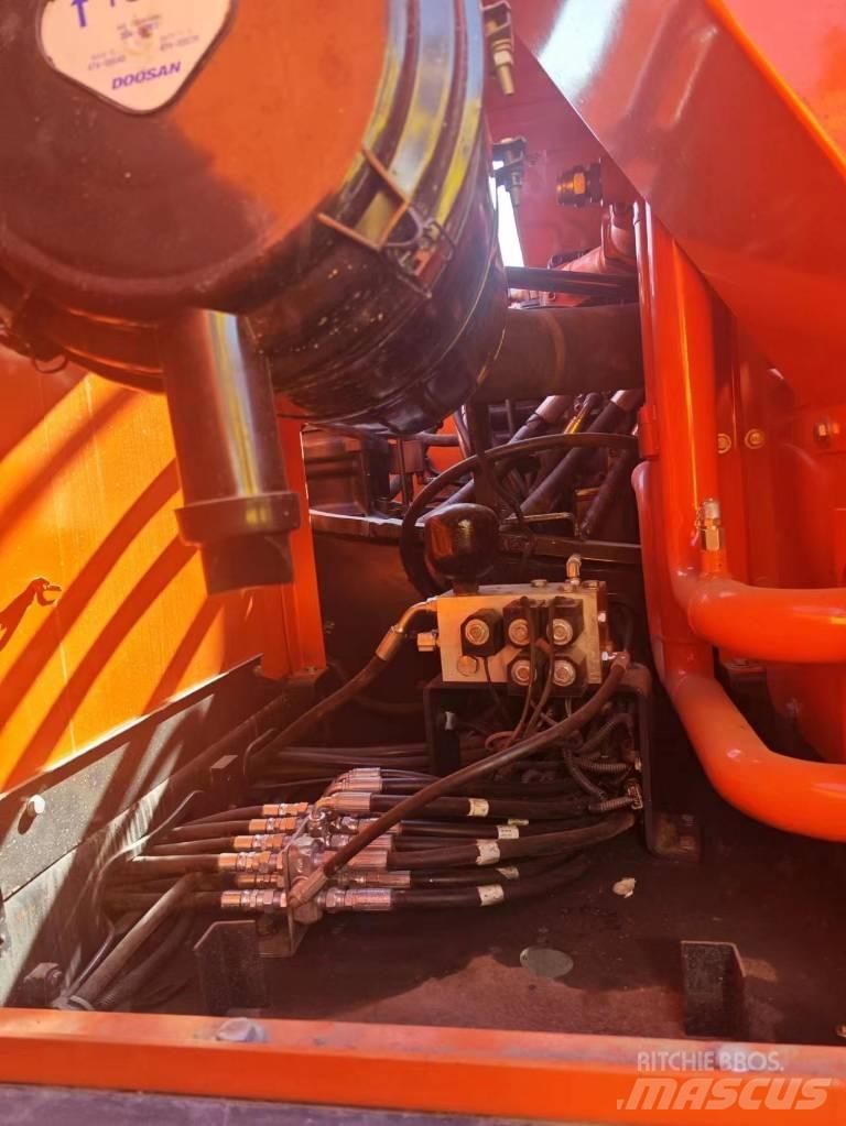 Doosan DX 300 Bageri guseničari