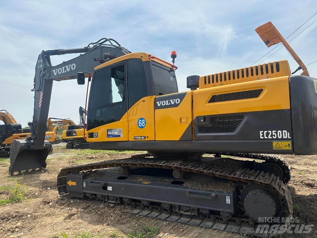 Volvo EC250D Bageri guseničari