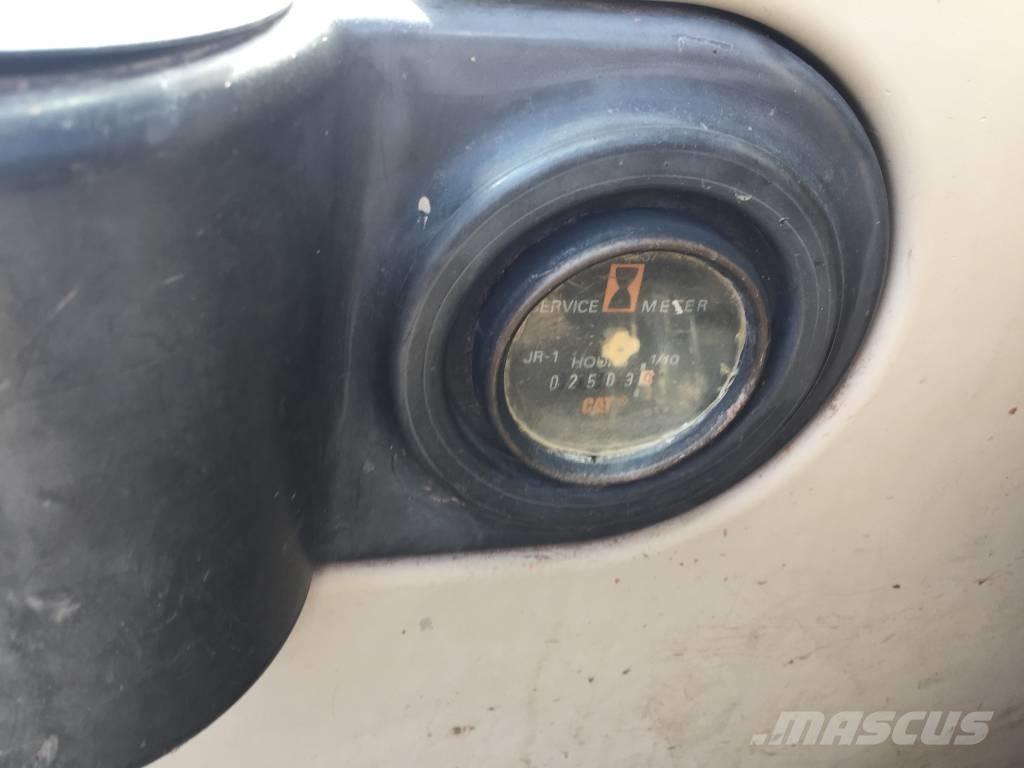 CAT 320 C Bageri guseničari