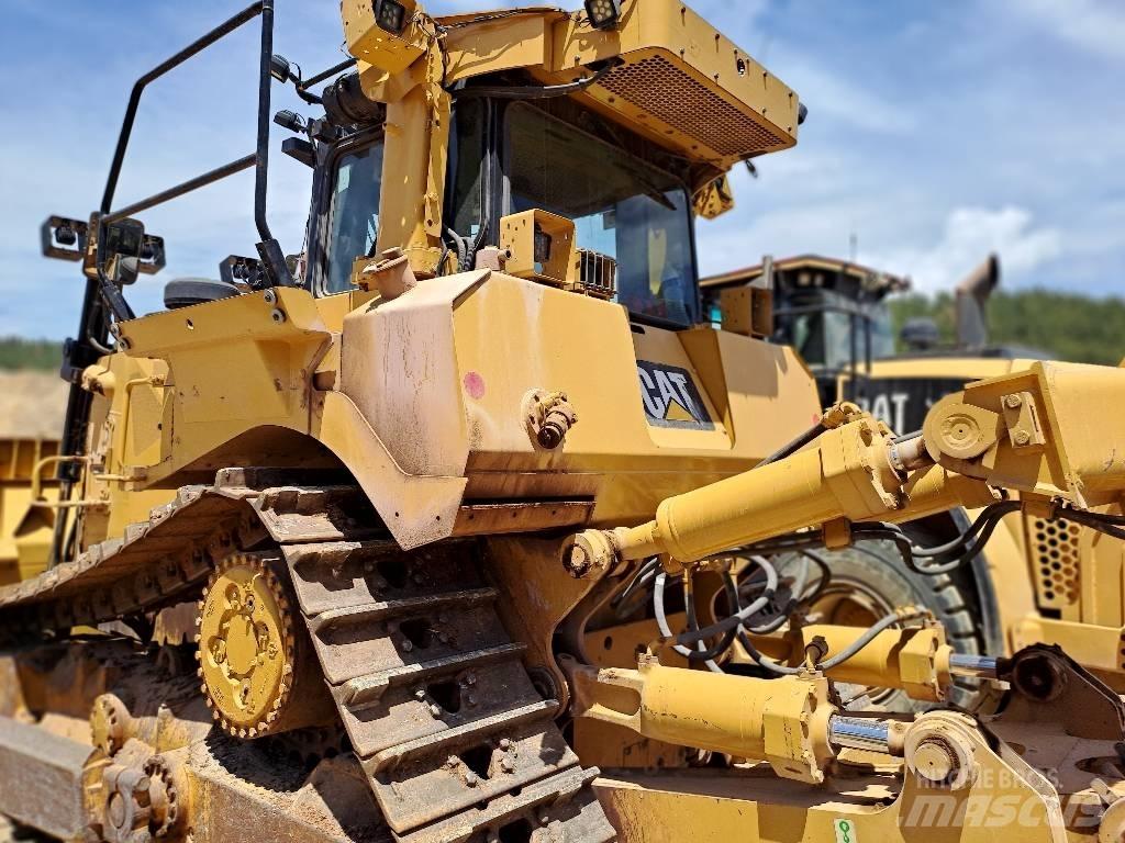 CAT D 8 T Buldožeri guseničari