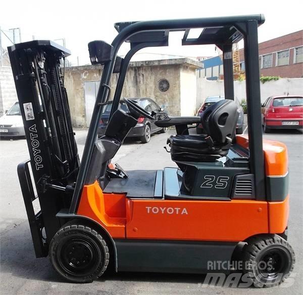 Toyota 7 FBMF 25 Električni viljuškari