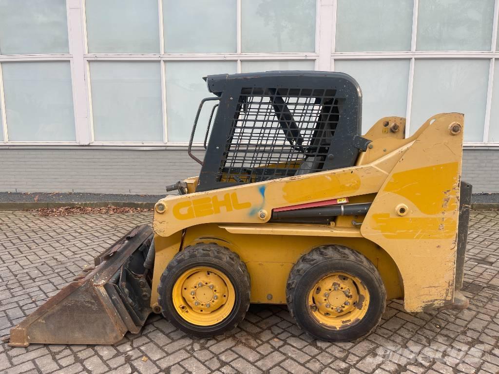 Gehl 3840 E     2015 Skid steer mini utovarivači