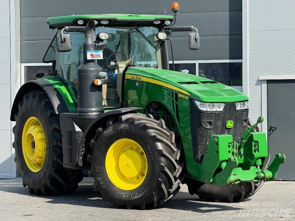John Deere 8400 R Traktori