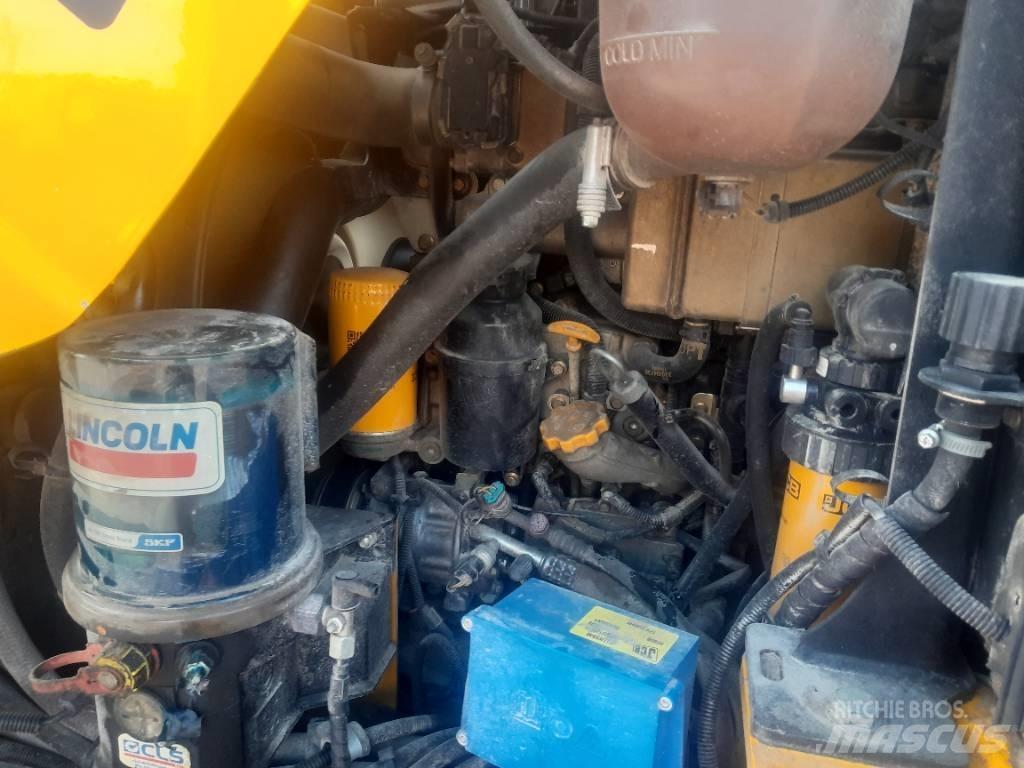 JCB TM 320 S Poljoprivredni teleskopski utovarivači