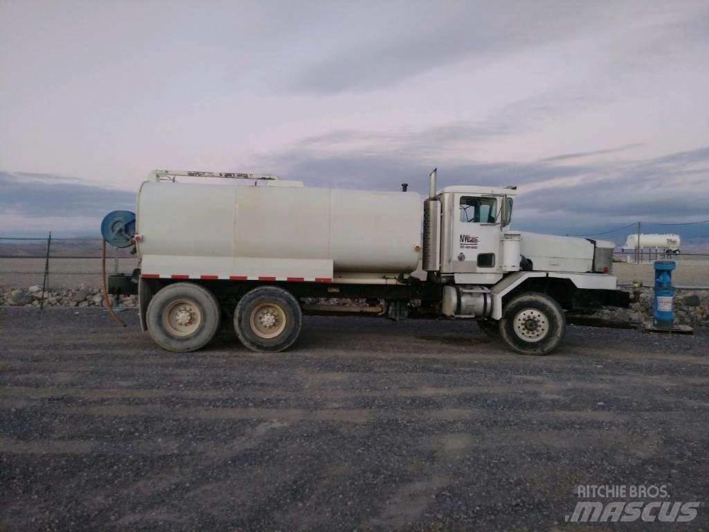 Oshkosh 6000 Kamioni za vodu