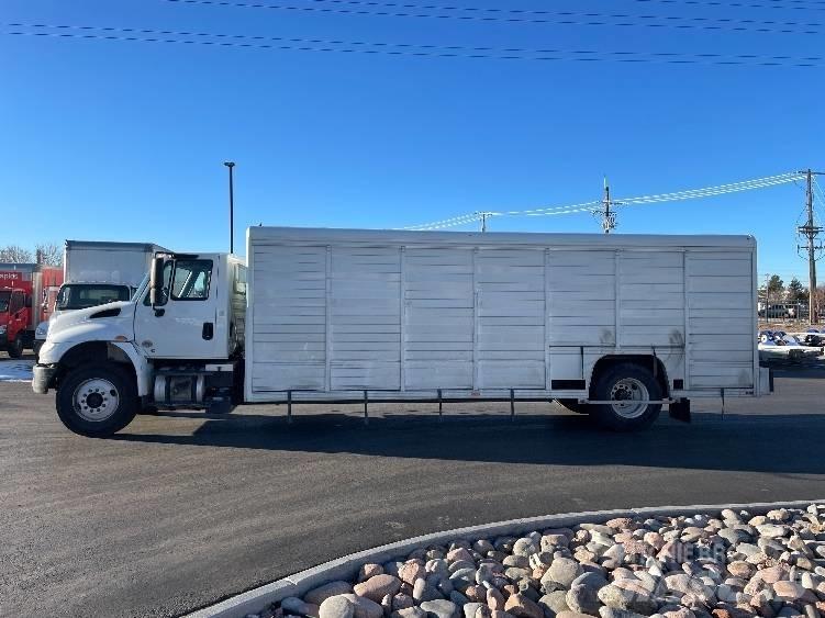 International 4300 Kamioni za prevoz pića