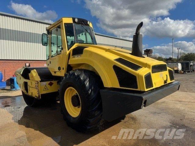 Bomag BW 213 D H-4 Valjci sa jednim bubnjem