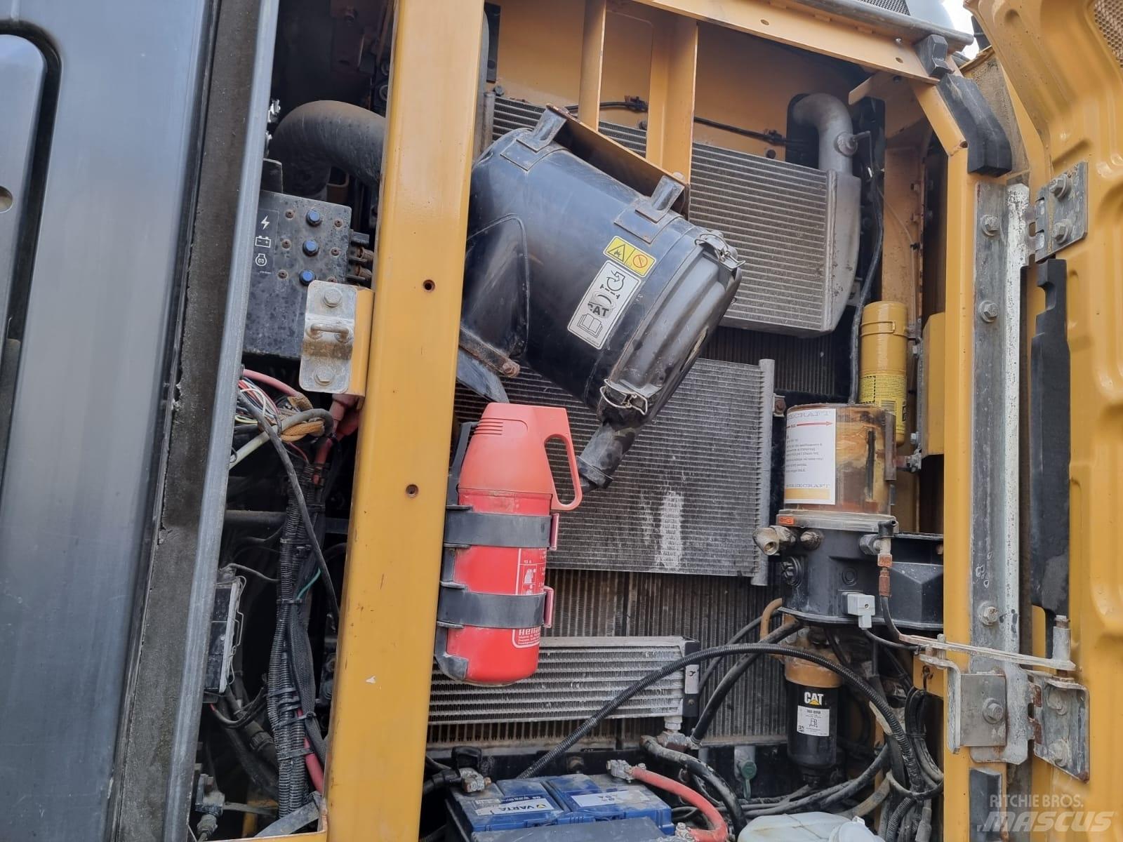 CAT 320 E Bageri guseničari